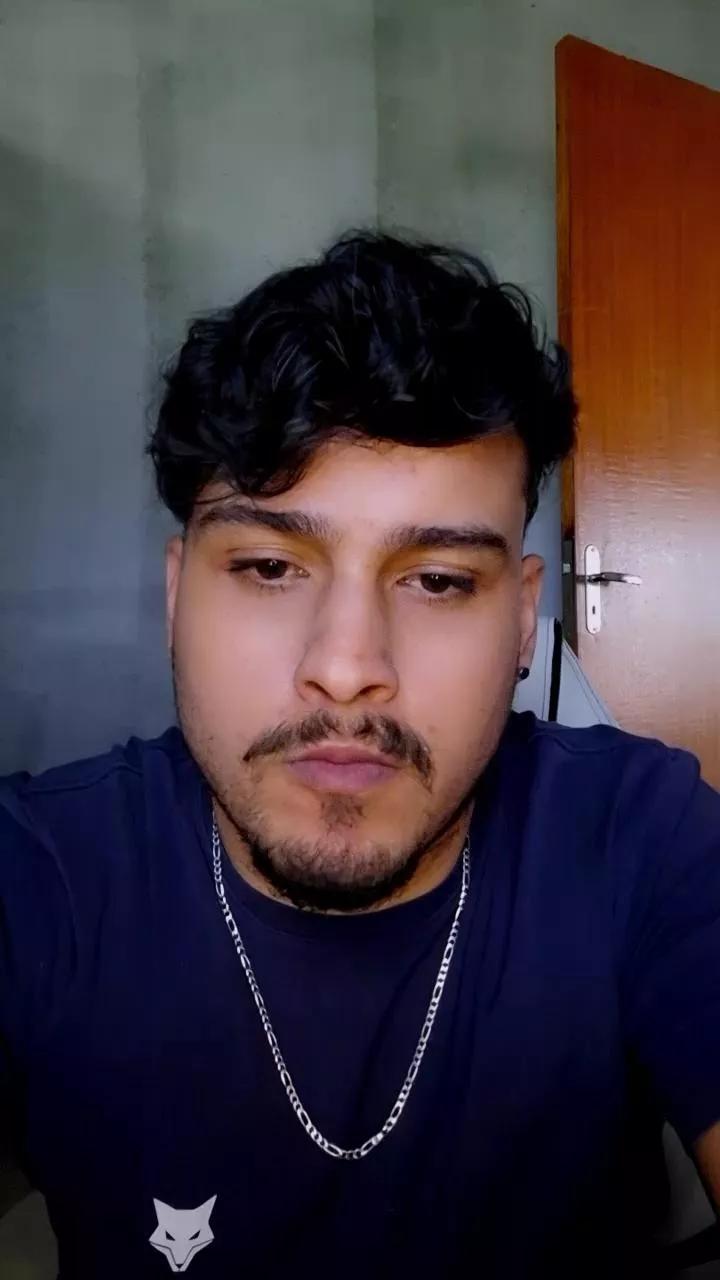 Mineirinhoot on Cam4 