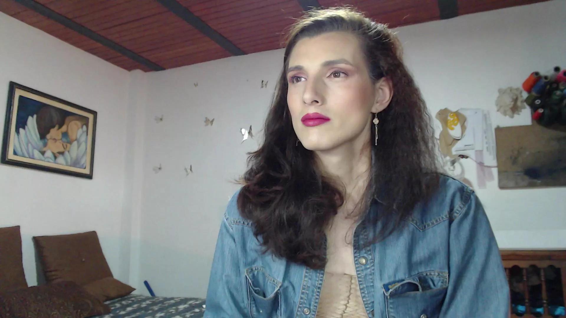 moira_hot on Cam4 