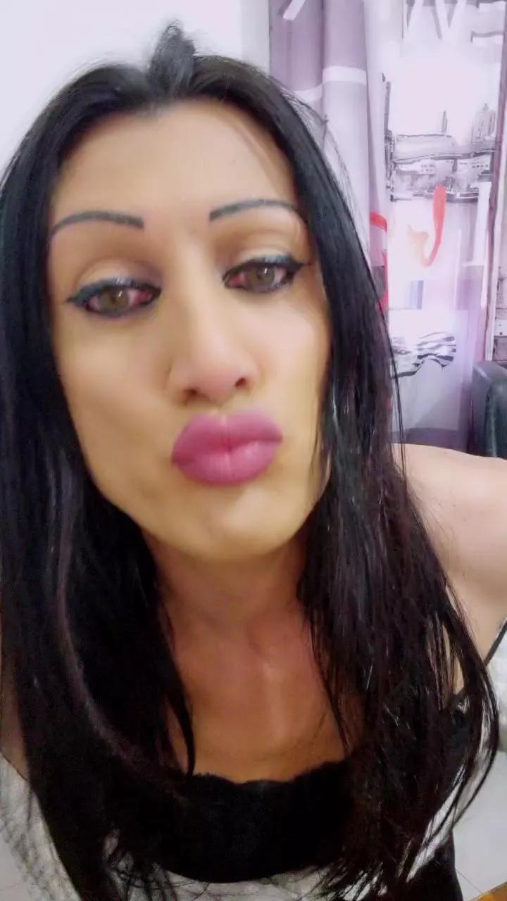 MONYTRAVCD on Cam4 