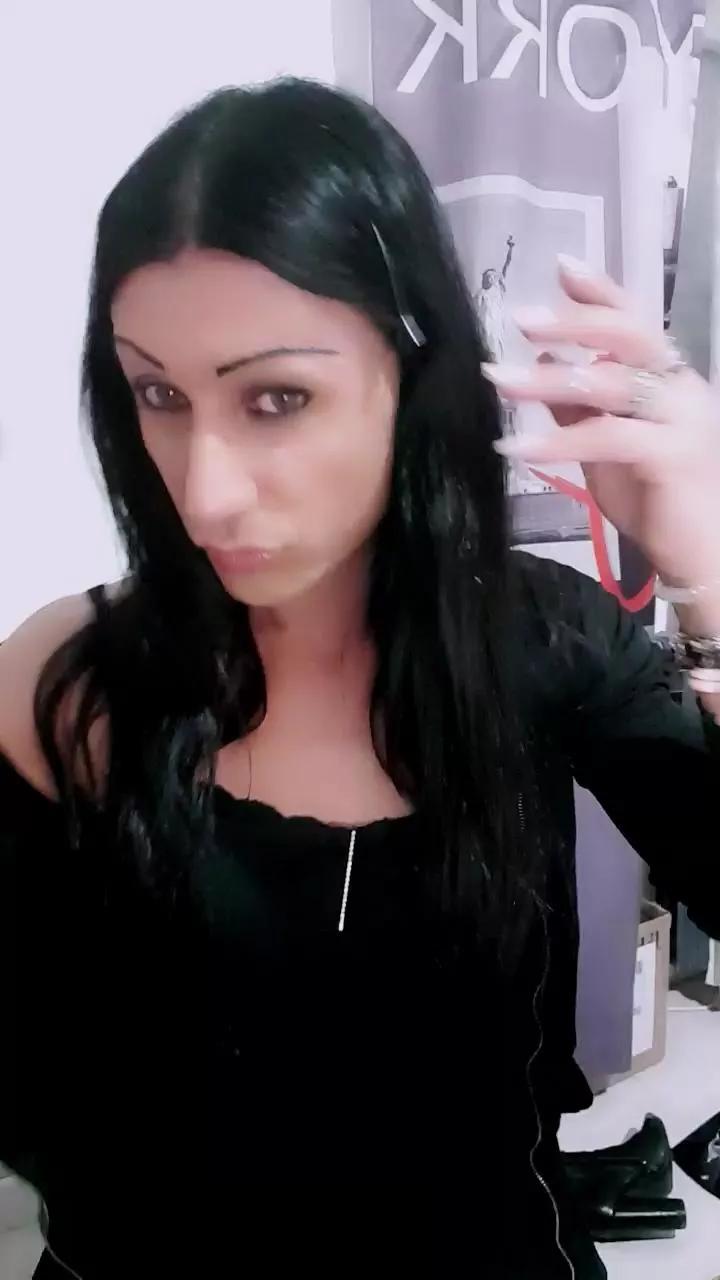 MONYTRAVCD on Cam4 