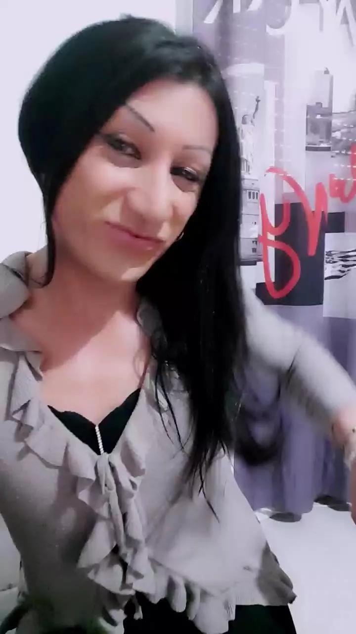 MONYTRAVCD on Cam4 