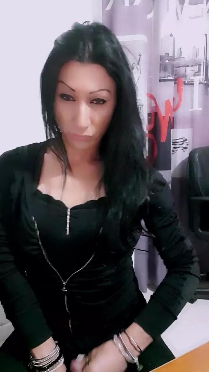 MONYTRAVCD on Cam4 