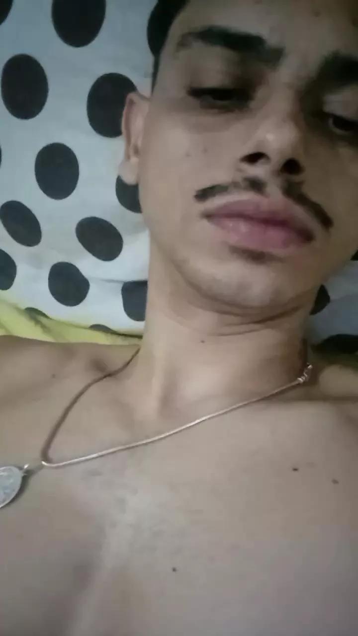 Mulatoch on Cam4 