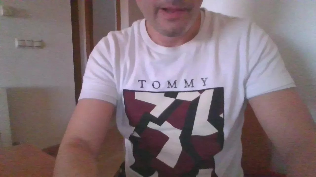 Offline Nenistur on Cam4