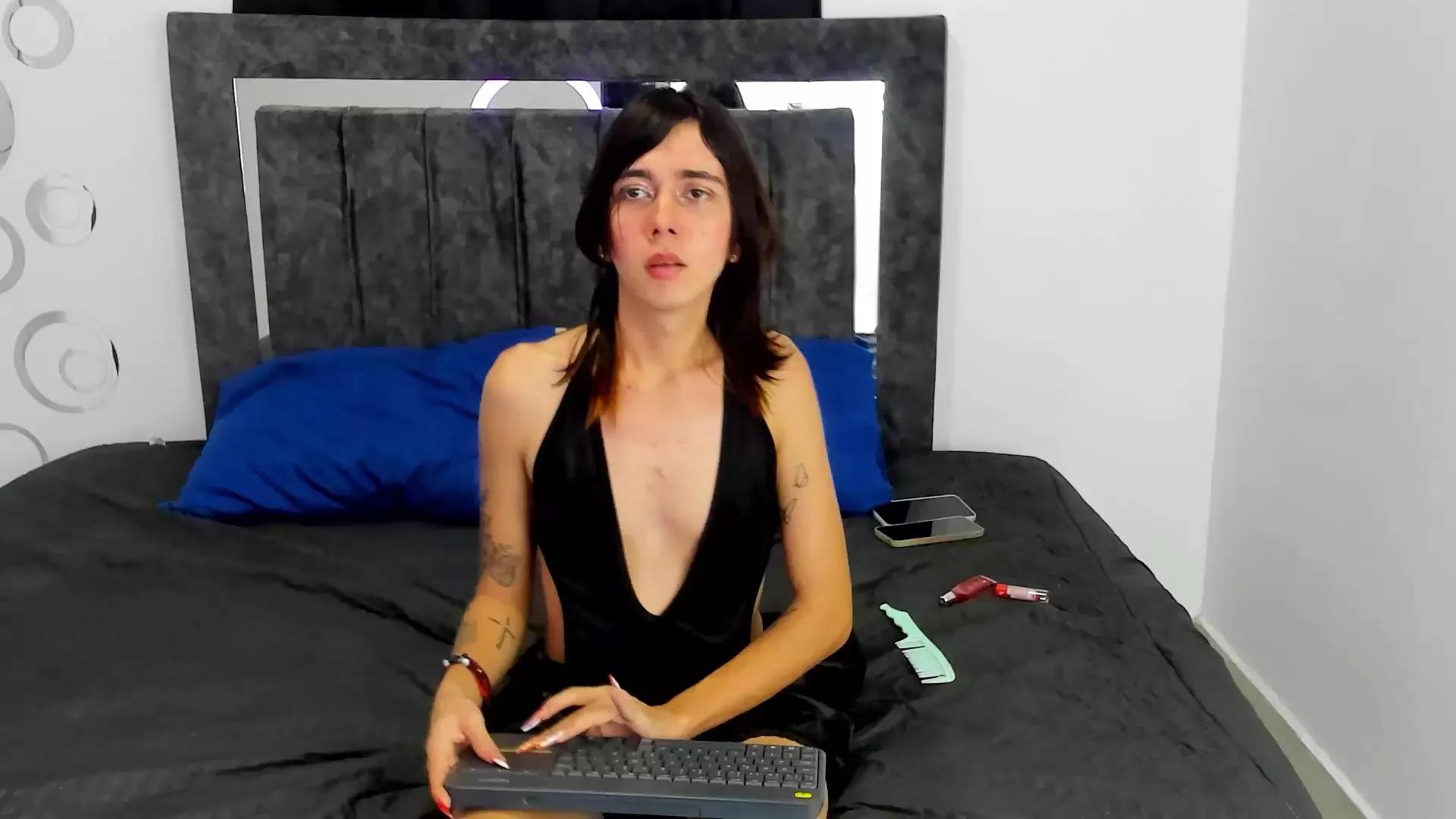 Nicol_TransGirl on Cam4 