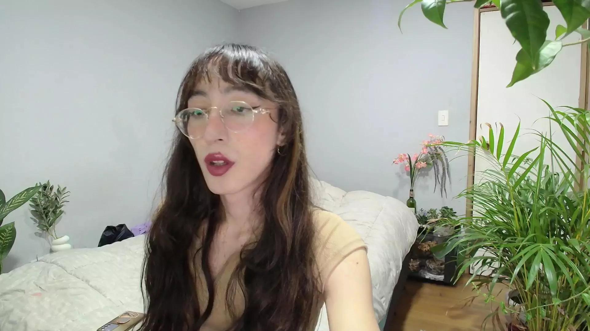 NicoleLpz on Cam4 