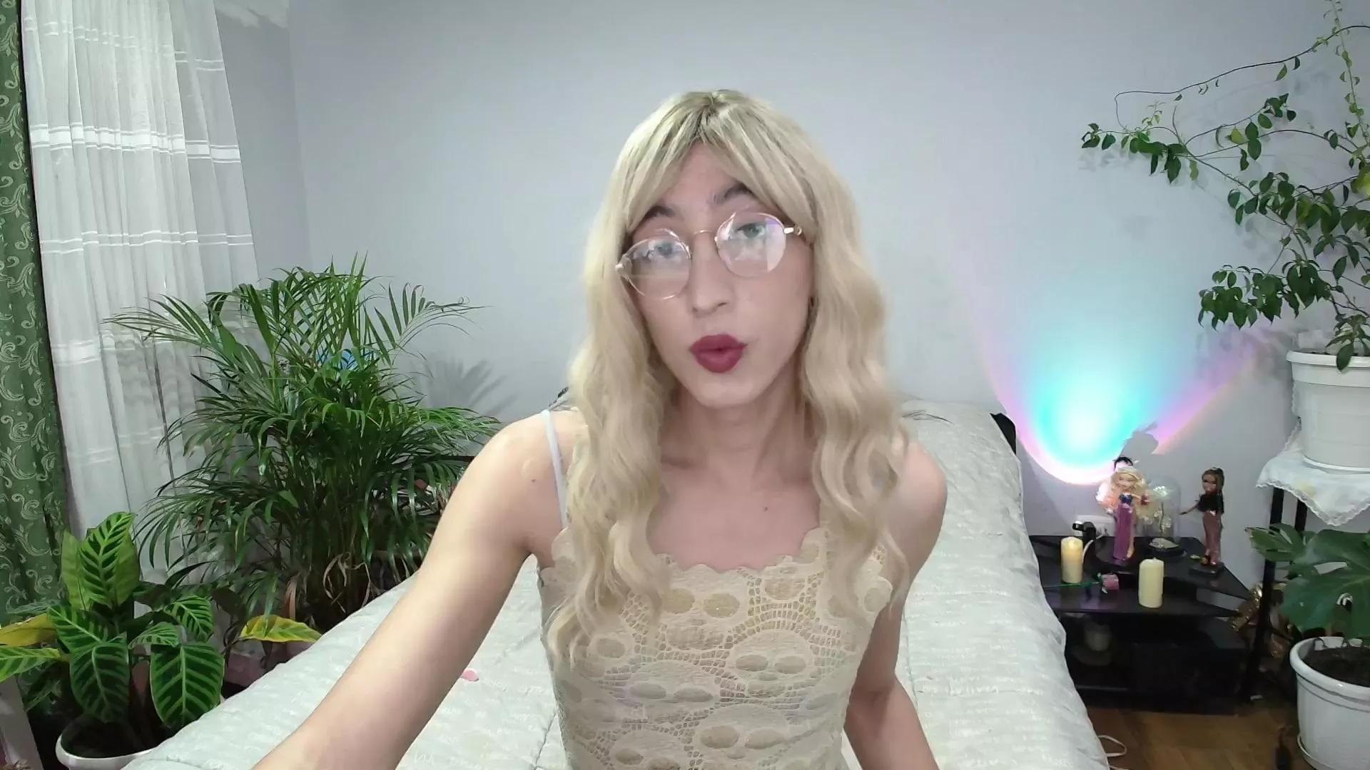 NicoleLpz on Cam4 
