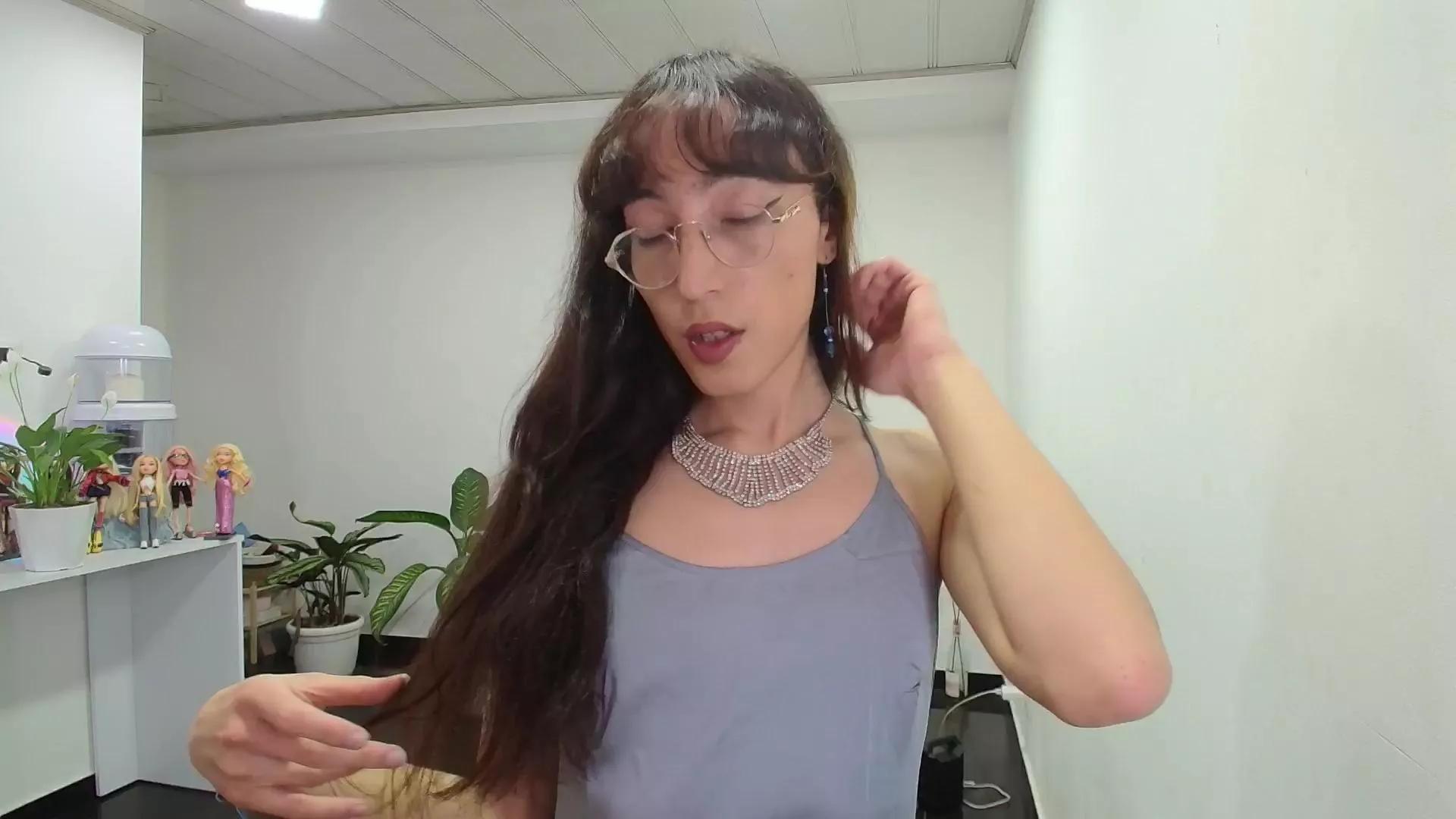 NicoleLpz on Cam4 