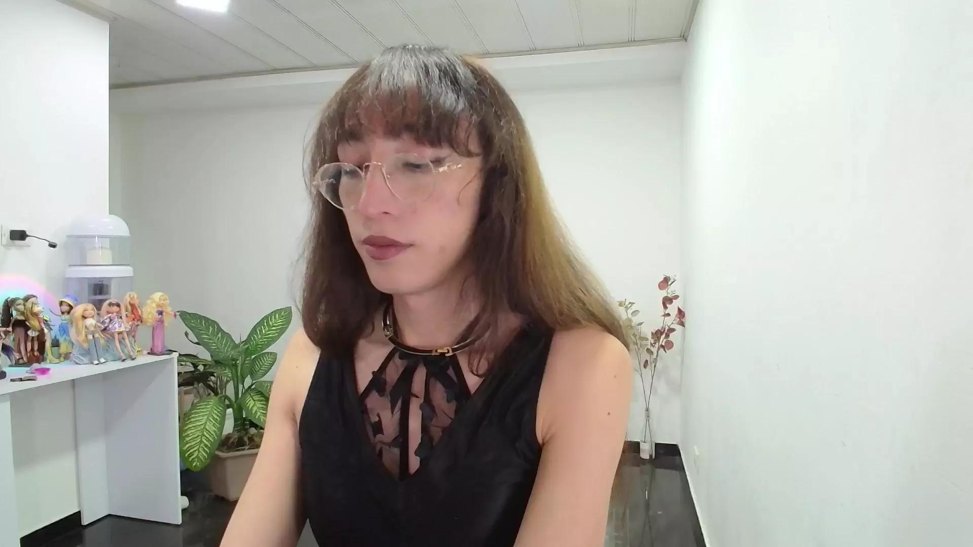 NicoleLpz on Cam4 