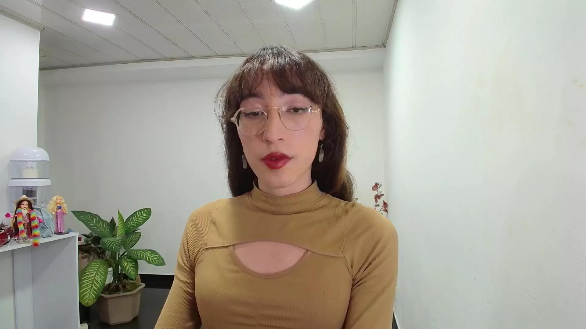 NicoleLpz on Cam4 