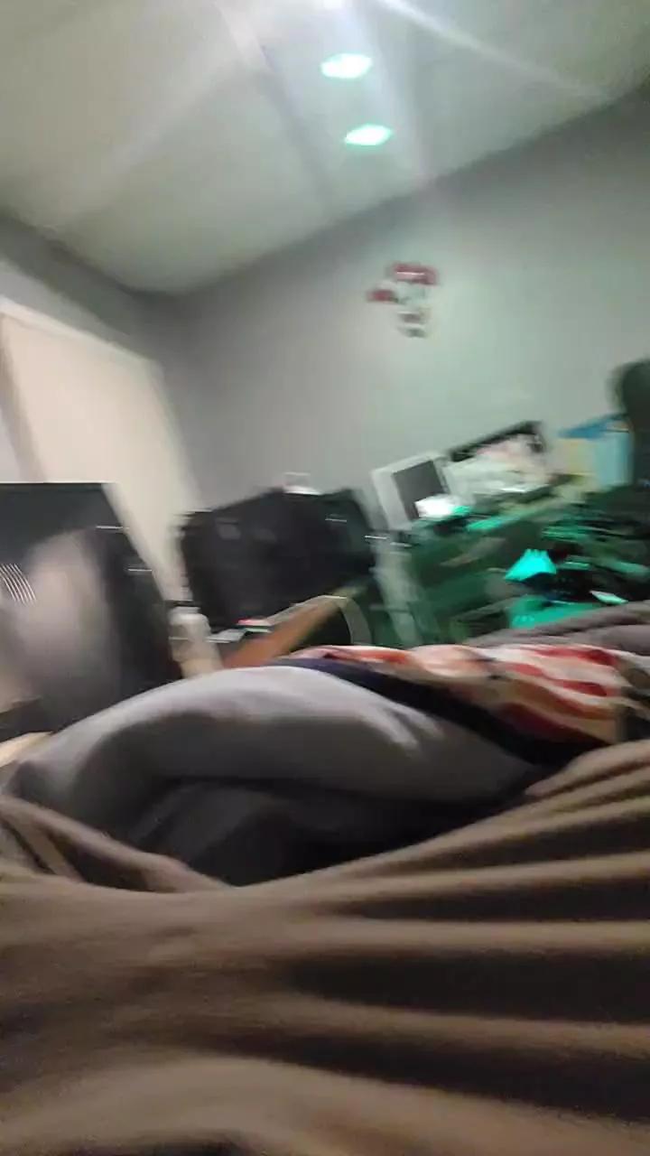 Nicoliss69 on Cam4 