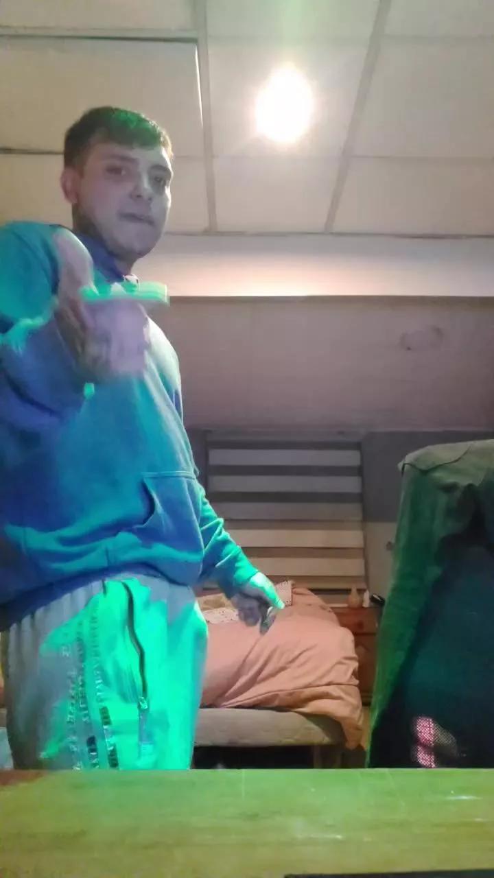 Nicoliss69 on Cam4 