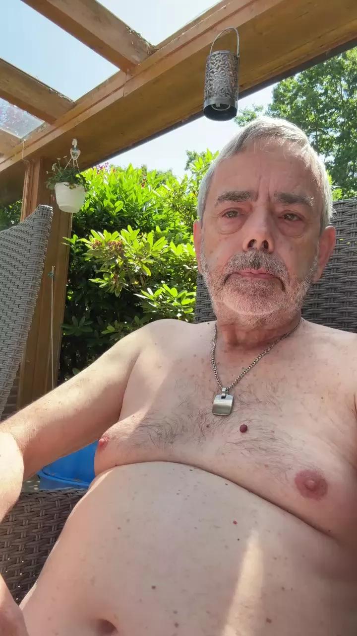 NudeFun77 on Cam4 