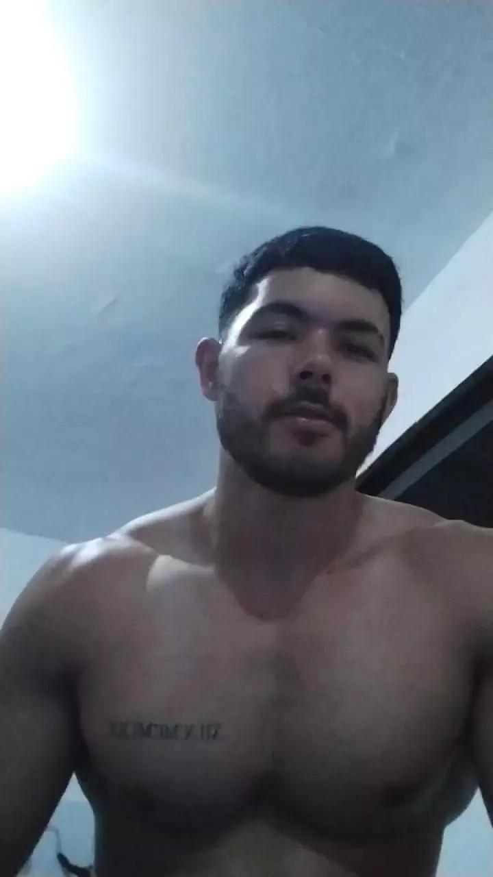 Oliver_kal on Cam4 