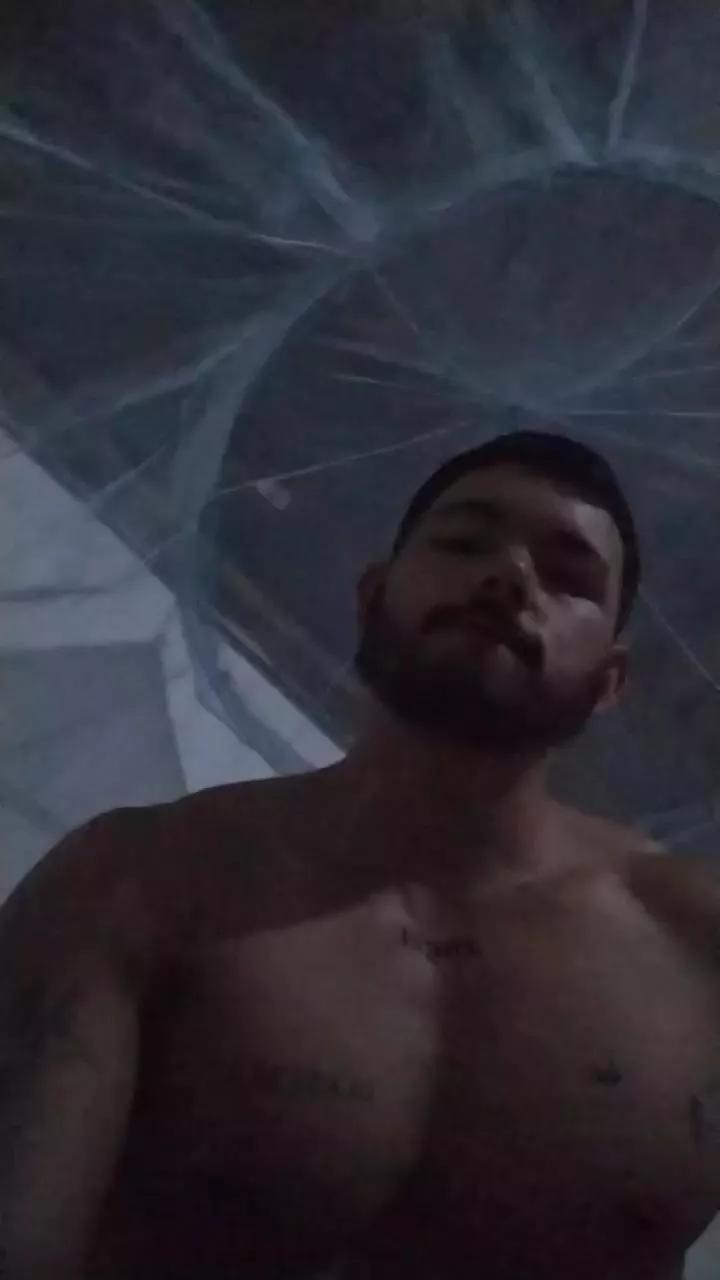 Oliver_kal on Cam4 