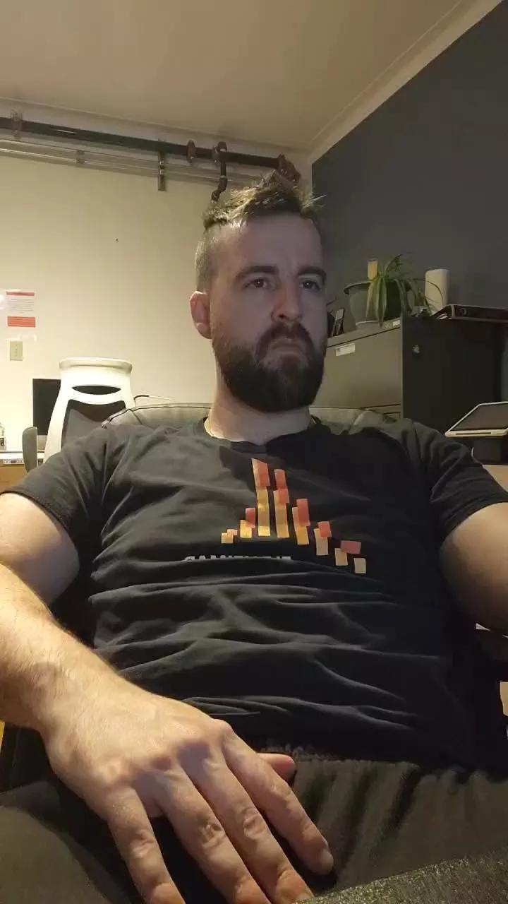 Pauly1988 on Cam4 