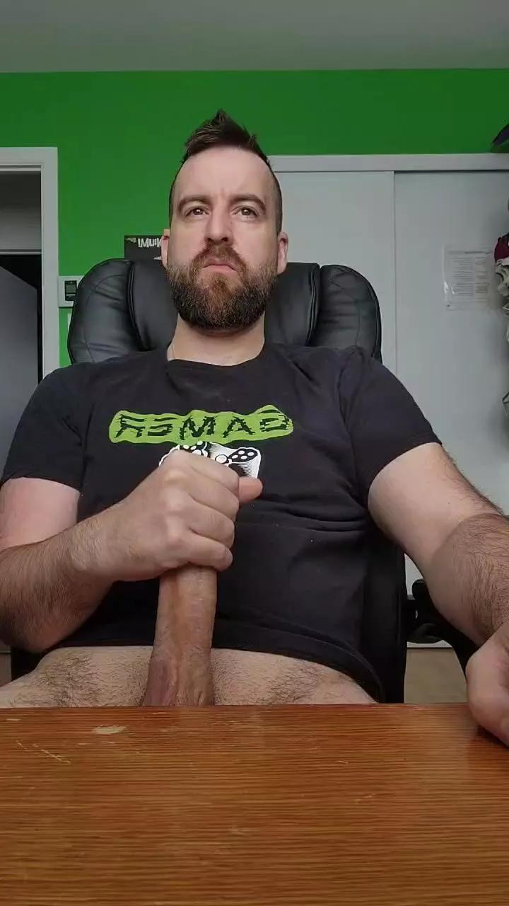 Pauly1988 on Cam4 