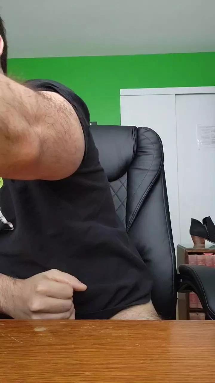 Pauly1988 on Cam4 