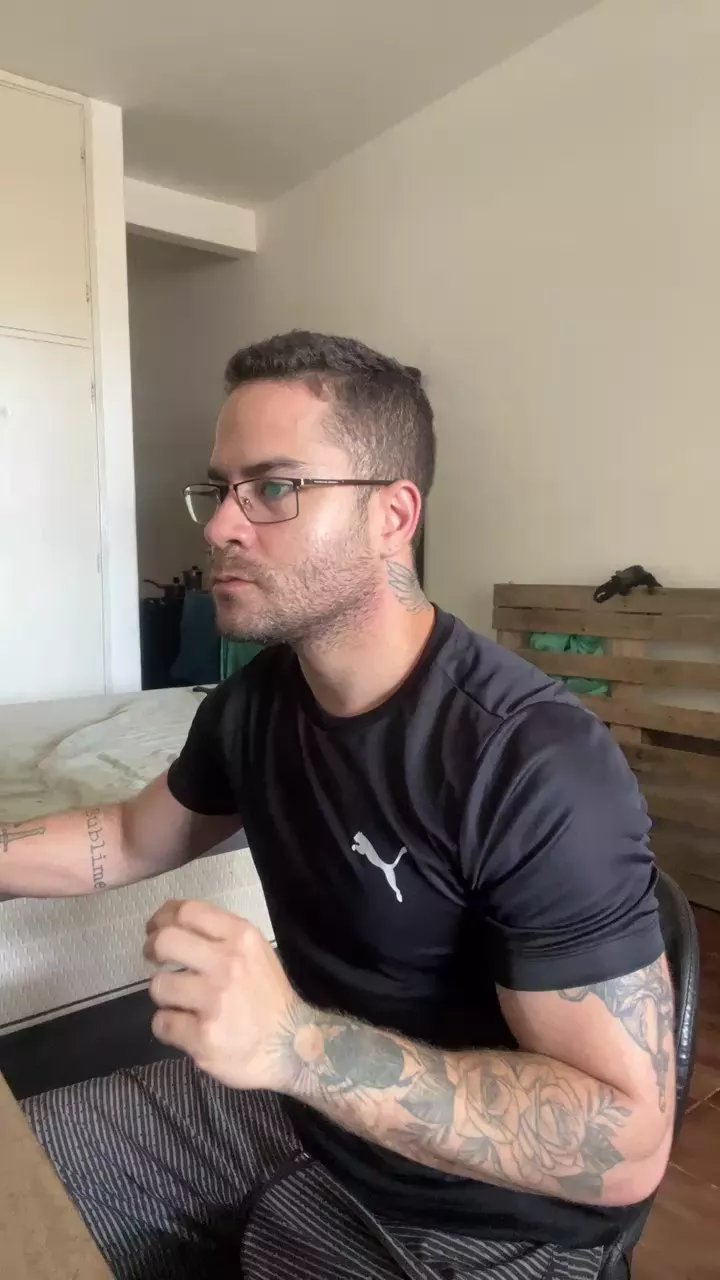 Offline pedro5946 on Cam4