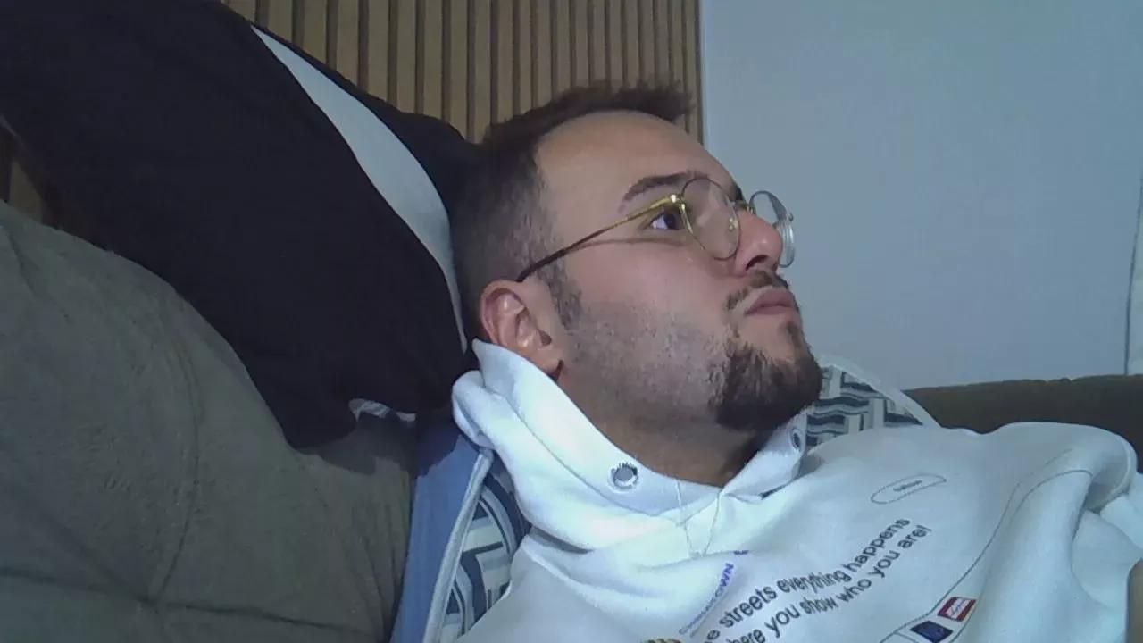 Piazaocwbbb on Cam4 