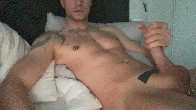 piercedslutxxx on Cam4 
