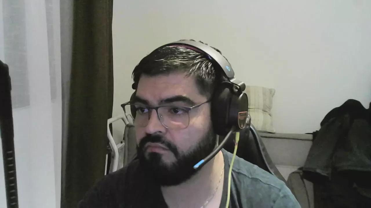 Pino_Loco on Cam4 