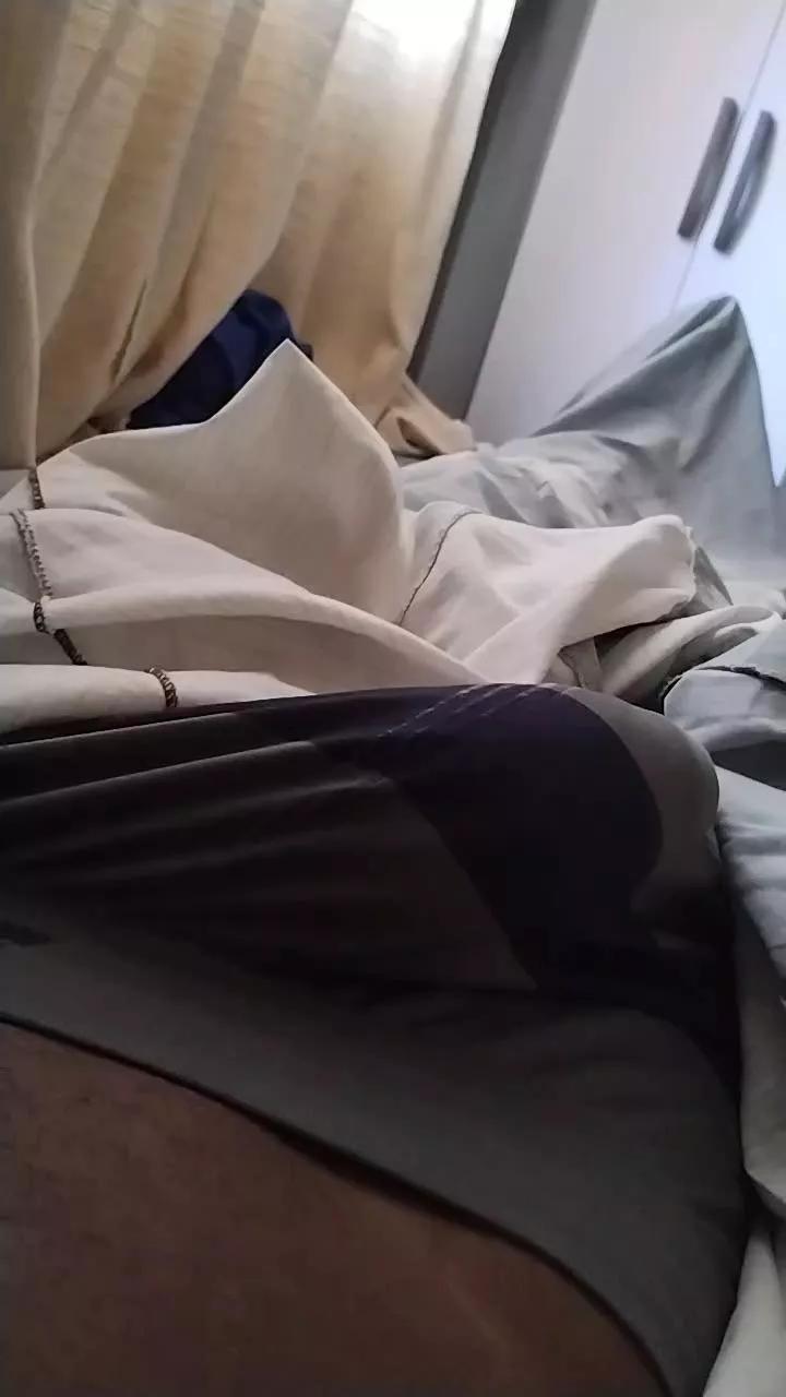 pretinhoba22cm on Cam4 