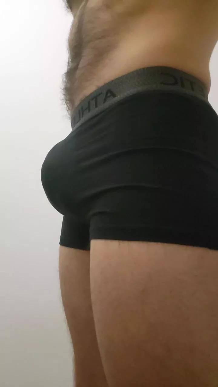 pseudonymee2hot on Cam4 