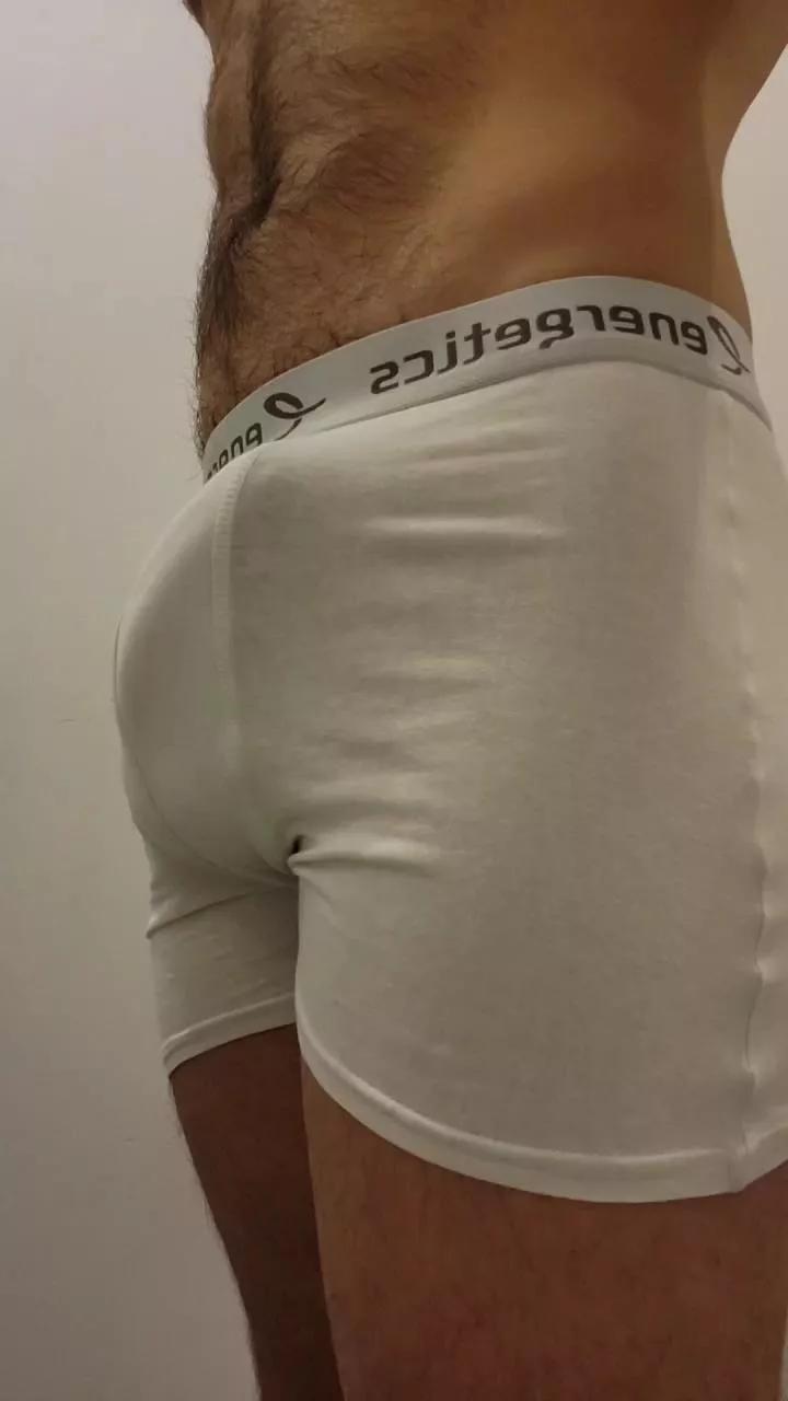 pseudonymee2hot on Cam4 