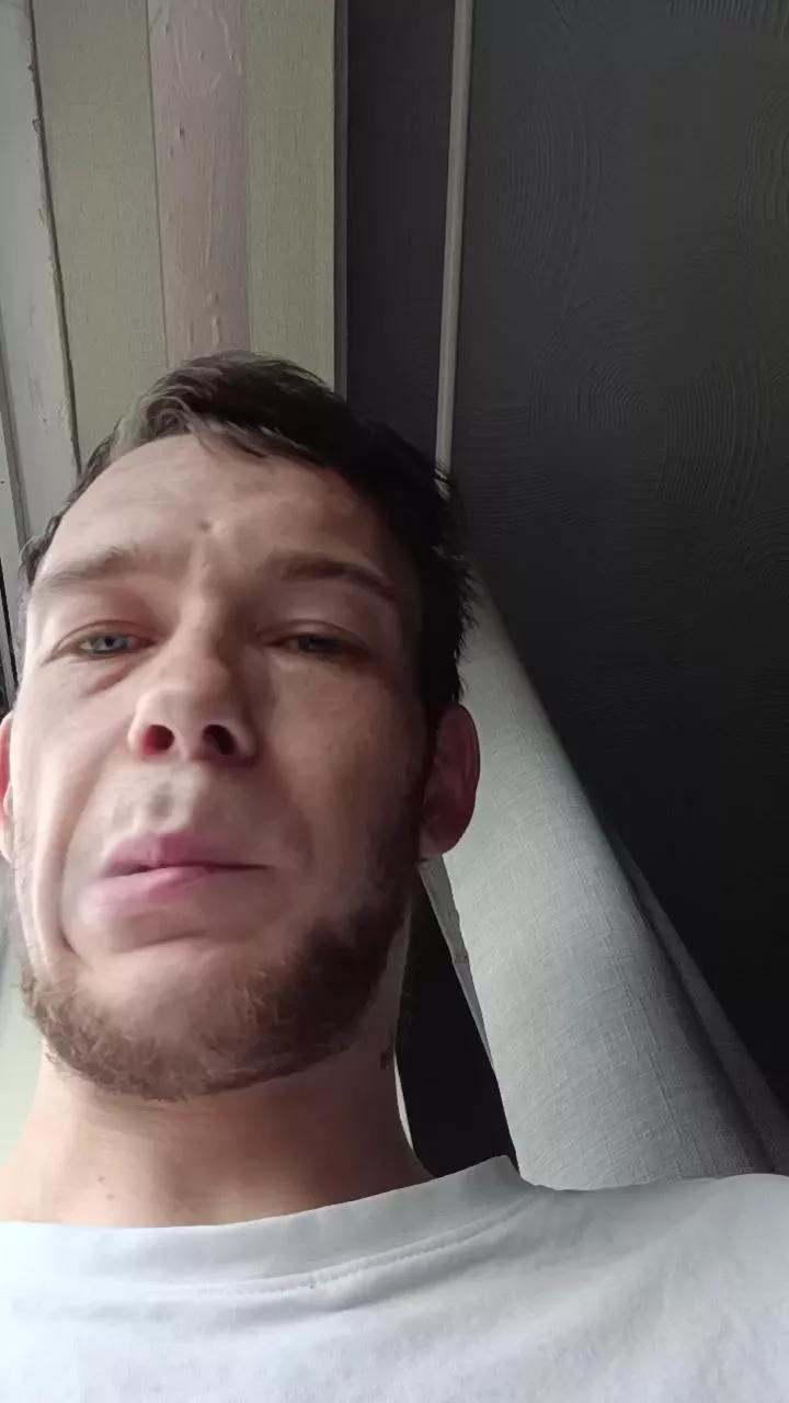 richieebisback1 on Cam4 