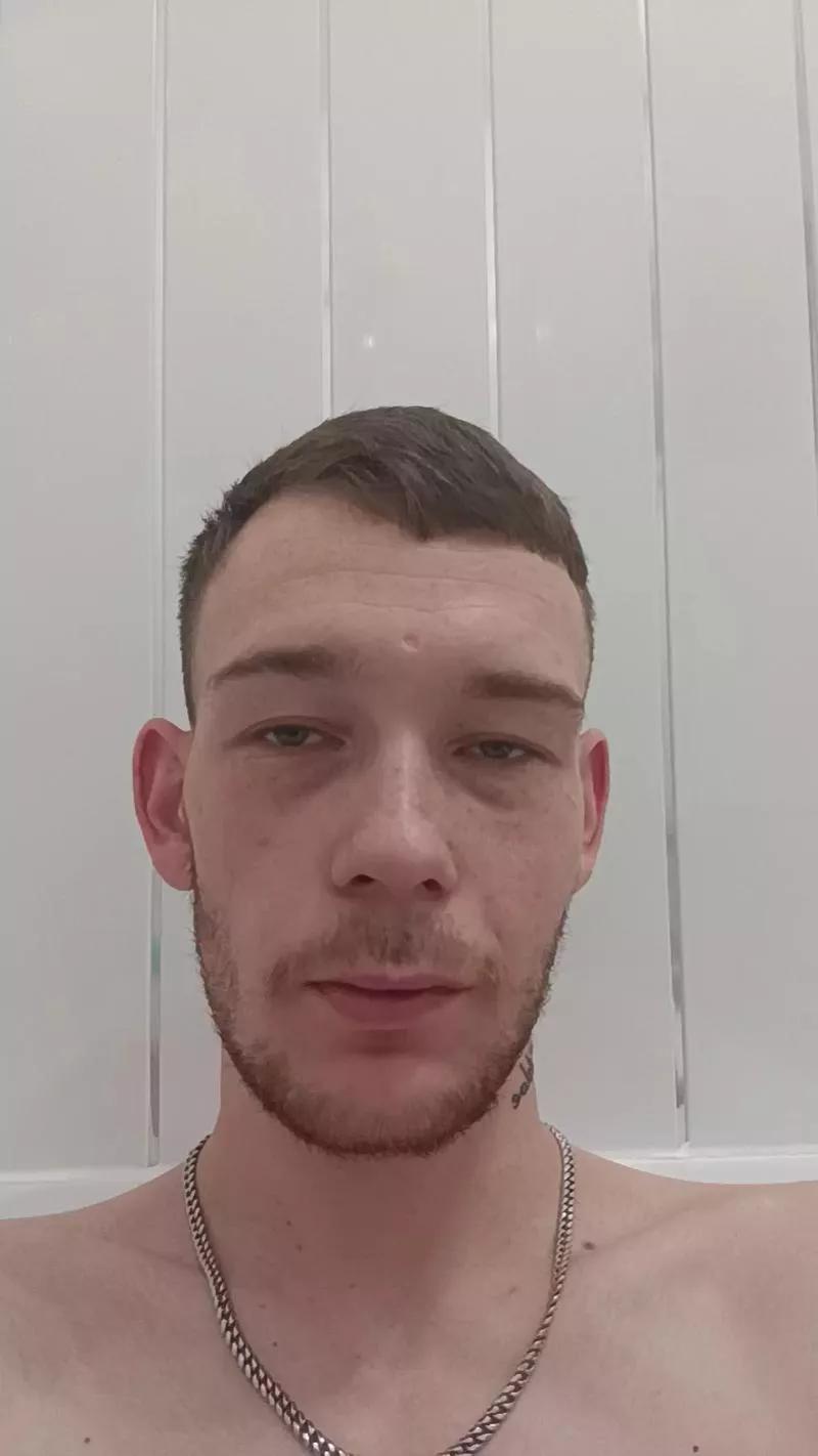 richieebisback1 on Cam4 