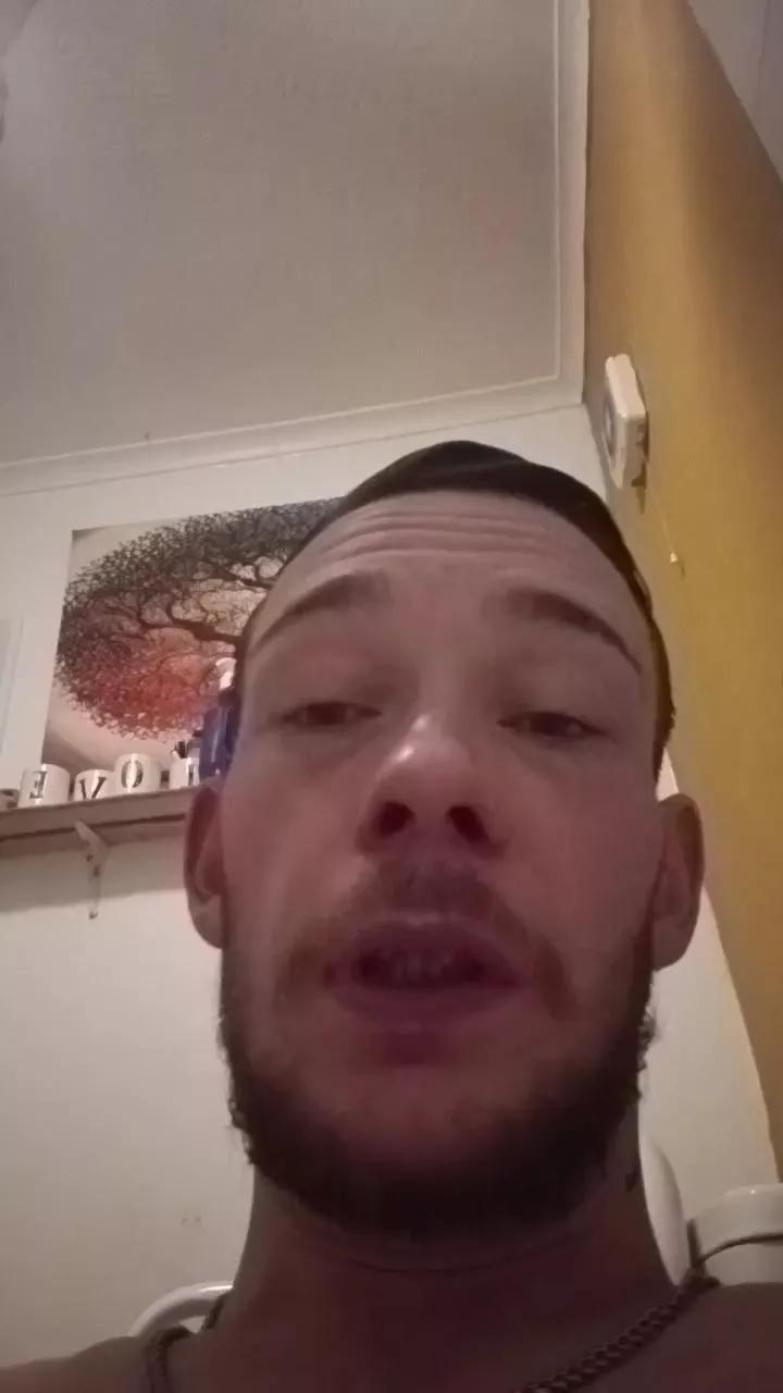 richieebisback1 on Cam4 