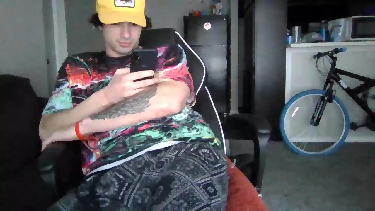 robert1774 on Cam4 