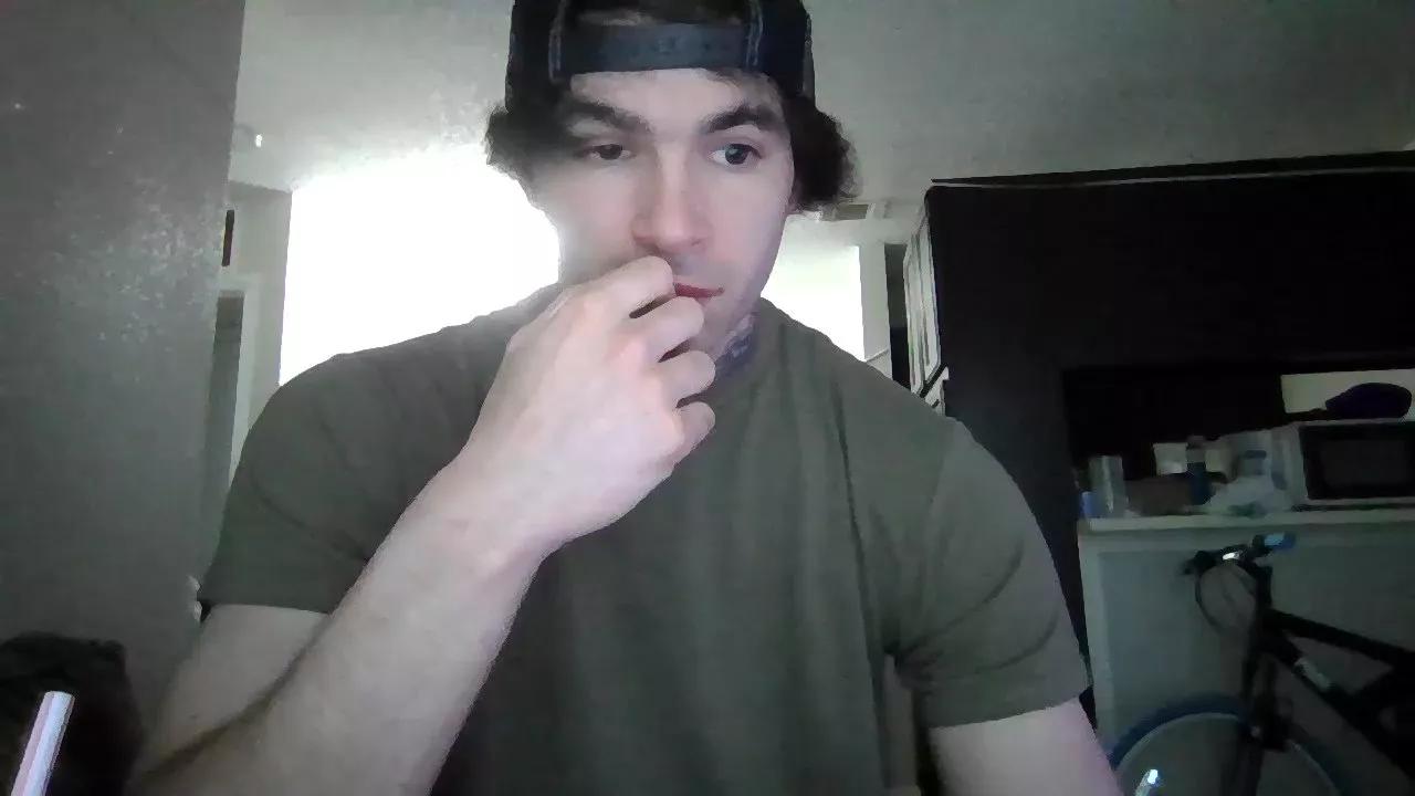 robert1774 on Cam4 