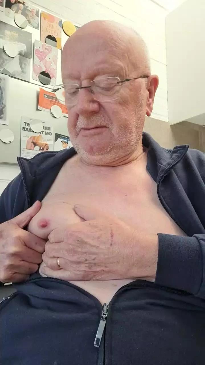 robert42 on Cam4 