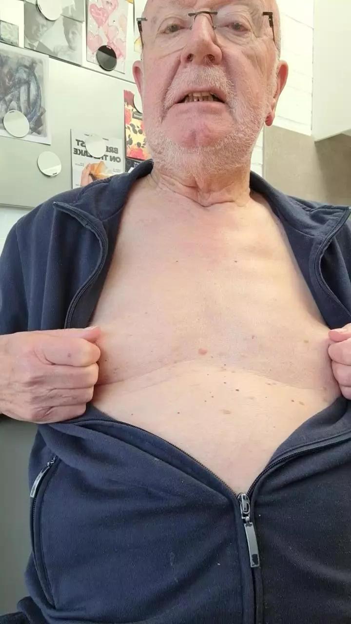 robert42 on Cam4 