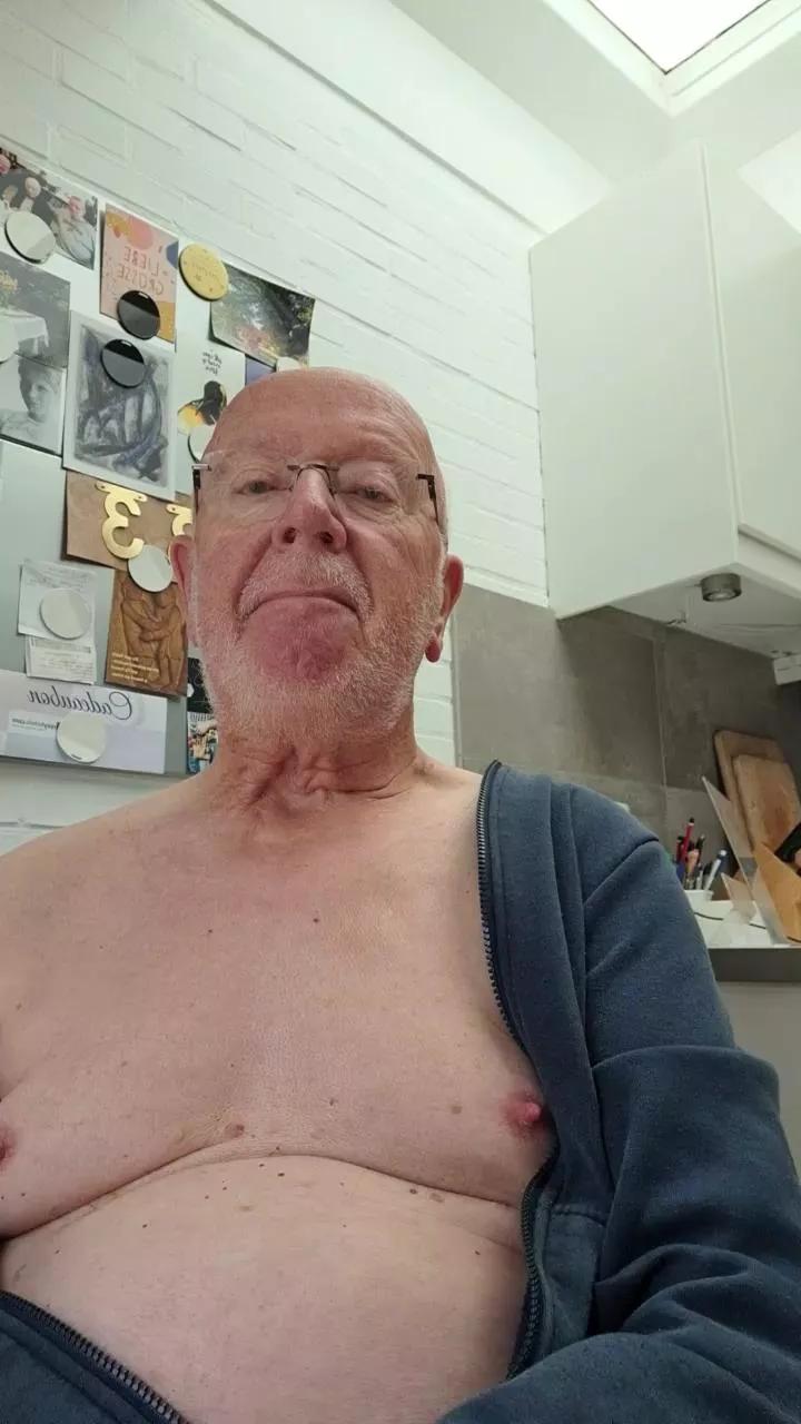 robert42 on Cam4 