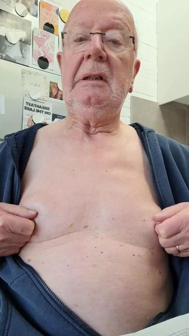robert42 on Cam4 