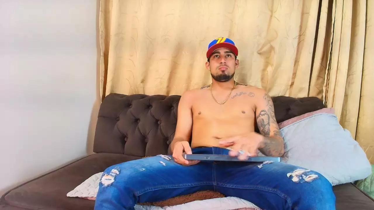 Rocky_Masterr on Cam4 