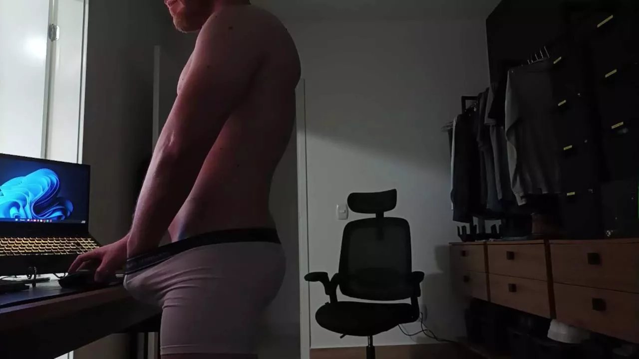 Offline rodrigoeng_ on Cam4