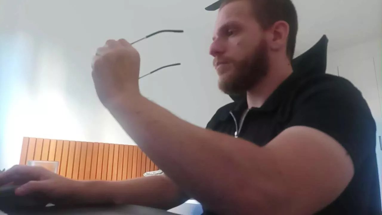 Offline rodrigoeng_ on Cam4