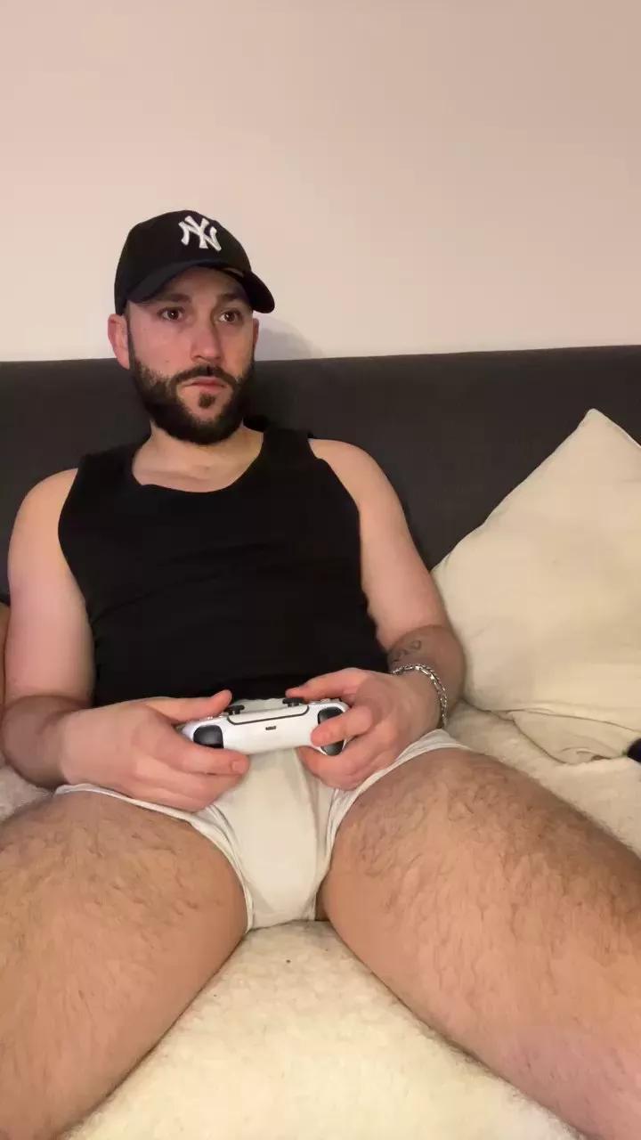 Roylarry on Cam4 