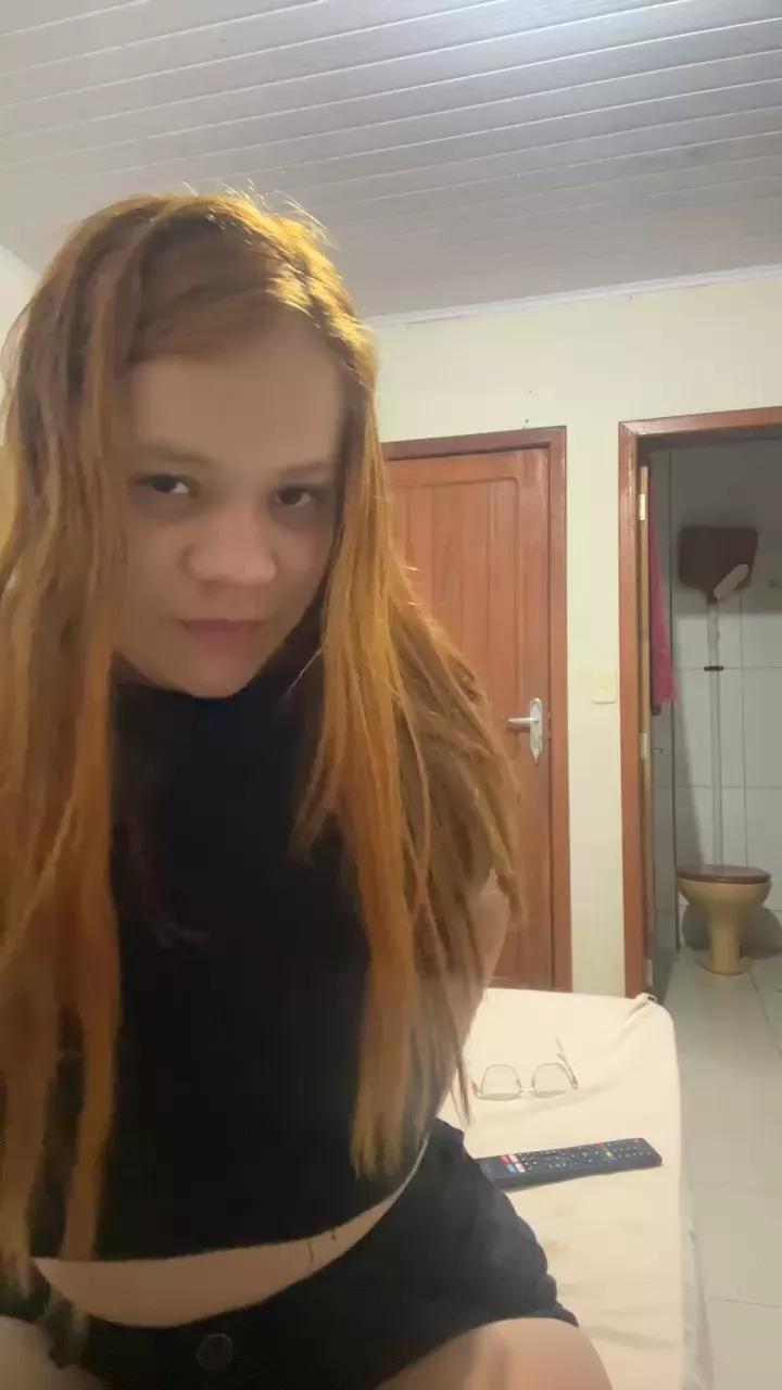 Ruivinhaxx18 on Cam4 