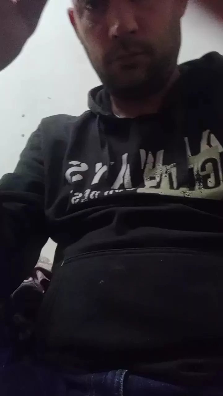 Offline Salva32bcn on Cam4