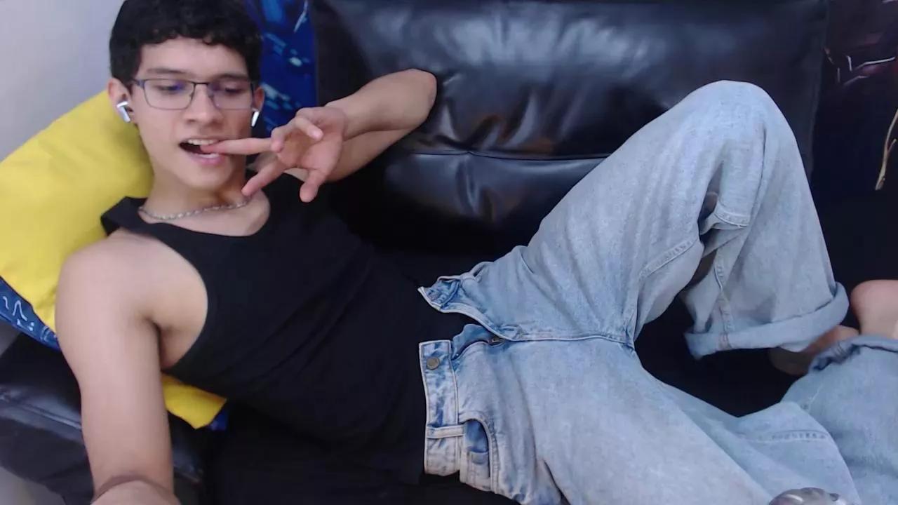 Samuel_Hills on Cam4 
