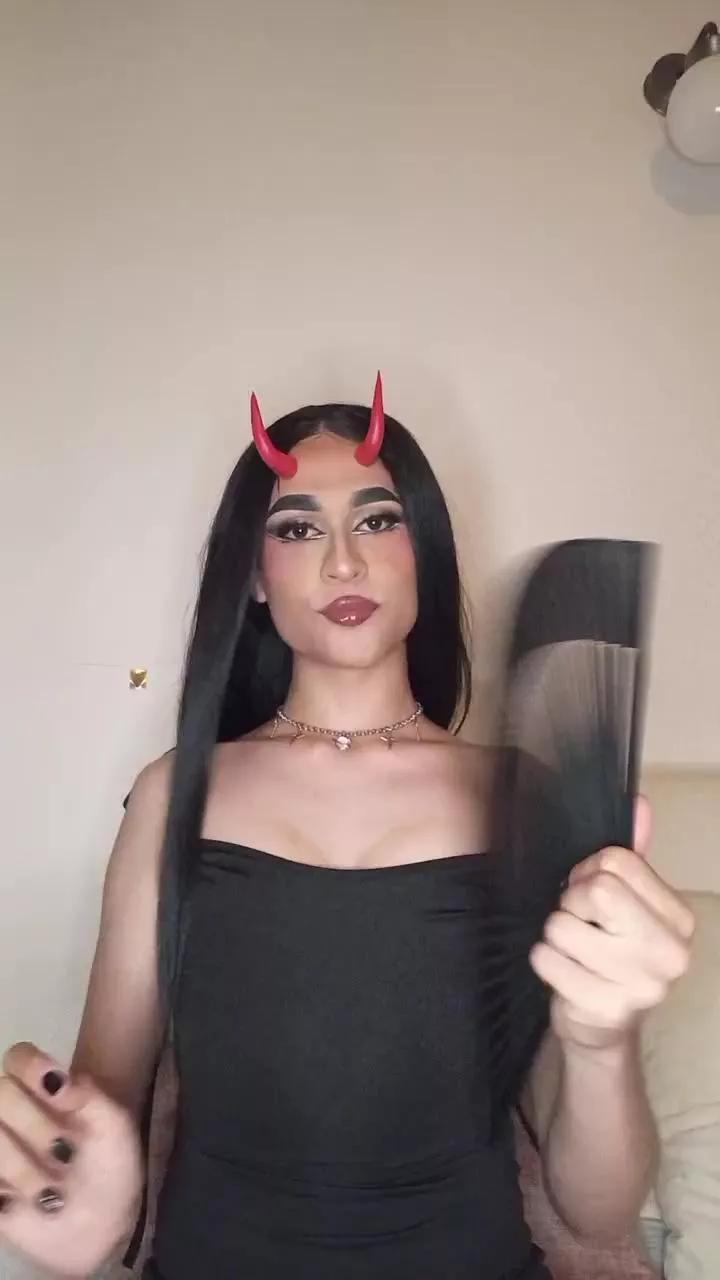 SashaDivine on Cam4 