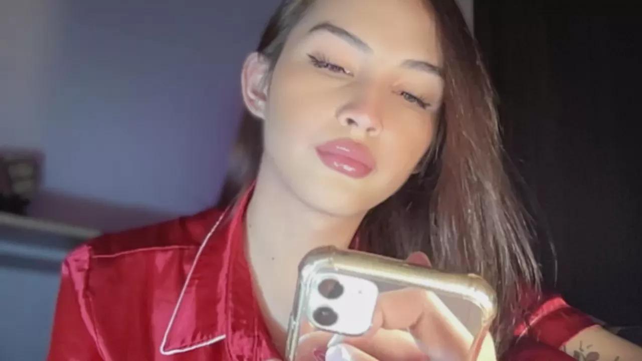 scarletwhitex on Cam4 