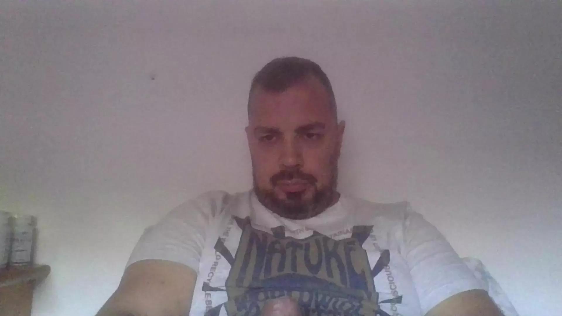 Selfsuck36 on Cam4 
