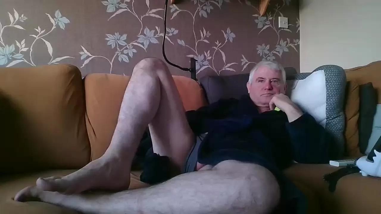 serialwanker2 on Cam4 