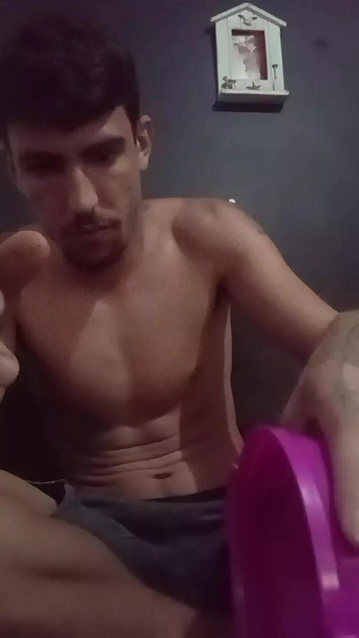Sexymaromba33 on Cam4 